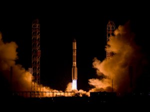 Военный спутник с разгонным блоком отделился от ракеты-носителя "Протон-М"