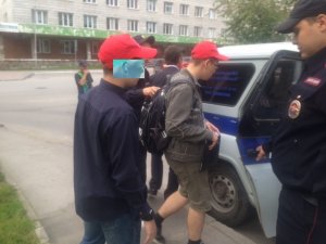 КПРФ поймали на использовании малолетних агитаторов