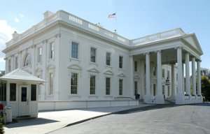 NYT: советников Трампа обязали записываться на прием в Овальный кабинет