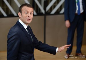 Уровень доверия к президенту Франции за месяц рухнул на 14%: в июле работу французского лидера одобряли 54% граждан, а в августе остались лишь 40%