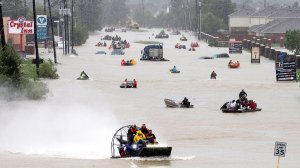 В Техасе объявили экстренную эвакуацию после прорыва дамбы
