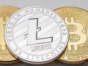 Биткоин по осени легализуют. В России осознали неизбежность криптографической валюты и предложили ей три пути