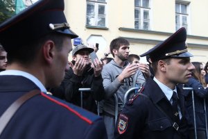 Полиция задержала 17 человек у посольства Мьянмы в Москве