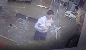 Потоп в Уфе: потоки воды сносили детей, залили торговый центр и МФЦ