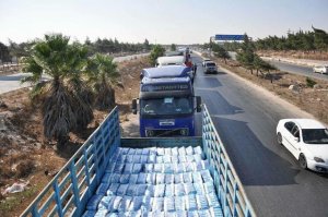 В Дейр-эз-Зор прибыл конвой с продуктами питания, медицинскими материалами и школьными принадлежностями