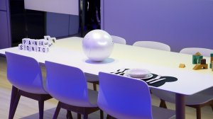 [Умный мир] Panasonic на IFA 2017: прозрачный телевизор, самоходный холодильник и робот-колобок в умном доме