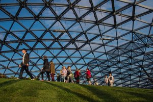 В «Зарядье» устроили погром в первый же день свободного входа