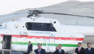 Директор аэропорта в Таджикистане погиб, провожая вертолет с президентом