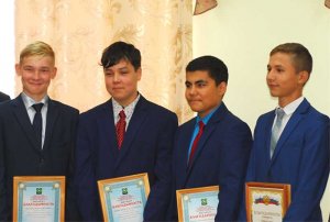 Четыре школьника из Янаула обезвредили преступника, напавшего на малыша