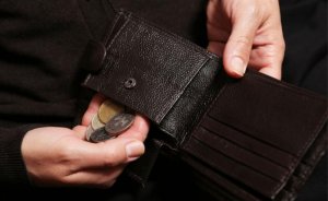 70 процентам россиян не хватает денег до зарплаты. Почти три четверти жителей страны вообще не имеют банковских вкладов