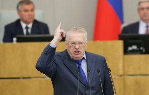 Жириновский призвал депутатов делать прививки, а заболевших предложил штрафовать