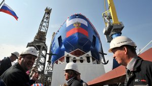 В Петербурге спустили на воду корпус атомного ледокола "Сибирь"
