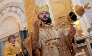 Медведев утвердил правила обращения с кадилом и лампадами