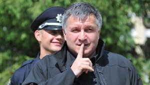 Эксперт о конфликте Порошенко и Авакова: идет немилосердная война