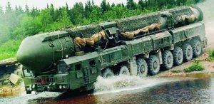 Несколько полков РВСН с мобильными ракетными комплексами вышли на полевые позиции