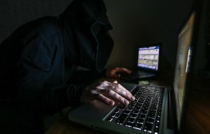 WSJ: Запад заподозрил РФ в попытках взлома смартфонов военных НАТО в Польше и Балтии