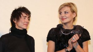 [Совет, да любовь!] Актриса, режиссер и сценарист Рената Литвинова и российская рок-певица Земфира связали себя узами однополого брака