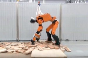 Honda разработала нового робота-спасателя