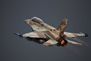 Израиль  готовит  курдских пилотов  для  войны  с  Багдадом