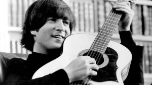 77 лет со дня рождения Джона Леннона