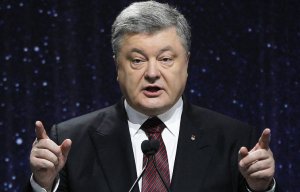 Порошенко заявил, что готов обсуждать саму возможность проведения общенационального референдума о статусе Крыма, но после возвращения полуострова под украинский контроль