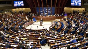 ПАСЕ обеспокоена дискриминацией национальных меньшинств Украиной. Стране рекомендована гибкая модель двуязычного образования для всех