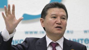 Илюмжинова лишили полномочий главы ФИДЕ из-за частого упоминания России и Путина