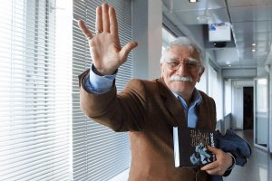 [«... бес в ребро»] 82-летний Армен Джигарханян разводится с 38-летней женой, с которой был вместе около пятнадцати лет, женившись в феврале прошлого года в третий раз