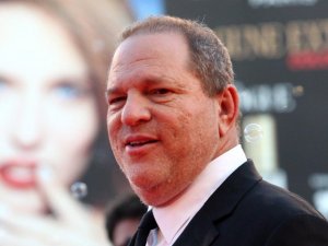 [напиши на себя донос] Компанию продюсера Харви Вайншейна проверяют на предмет нарушения прав после секс-скандала