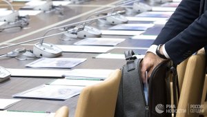 [«Кому на Руси жить?»] Депутат извинился за слова о бедняках. «Если мужчина получает 30 тысяч рублей - это не мужчина, это лентяй. Если люди хотят зарабатывать - они зарабатывают»