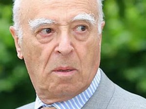 Обидчика Владимир Этуш арестовали на два месяца (Банкир, похитивший 28 миллионов рублей, у народного артиста СССР взят под стражу)