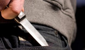 Мужчина подозревается в убийстве своего отчима и знакомого
