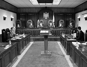 [Румынская оккупация] Конституционный суд Молдавии разрешил изменить название госязыка на румынский