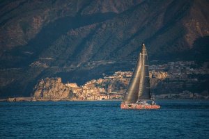 Команда из России впервые в истории выиграла легендарную регату Rolex Middle Sea Race.
