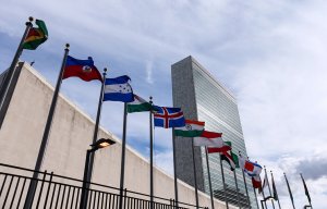 Генассамблея ООН в 26-й раз призвала прекратить торгово-экономическую блокаду Кубы, осуществляемую Соединенными Штатами на протяжении более 50 лет. США и Израиль проголосовали против документа