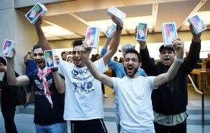 В Сан-Франциско украли более 300 iPhone X еще до старта продаж