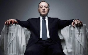 (правдивый сериал) В команде Карточного домика заявили о домогательствах Кевина Спейси