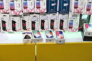 «В атмосфере фиаско»: в Казани на старт продаж iPhone X никто не пришёл