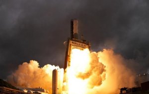 Двигатель для ракеты Falcon 9 взорвался во время испытаний