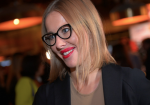 Пресс-секретарь Собчак объяснила слова о поддержке санкций неверным переводом