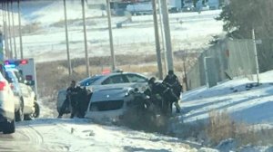 В Канаде 5 голых людей похитили семью