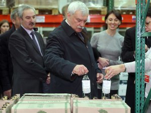 Губернатор Полтавченко предложил трезвить футбольных болельщиков