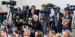 Вынужденный ответ. Минюст уведомил СМИ, среди которых "Голос Америки", "Настоящее время", "Радио Свобода", о возможном признании иноагентами