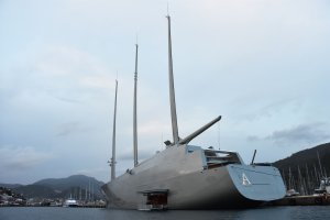 Яхта российского миллиардера вошла в турецкий порт