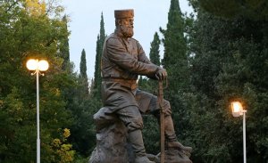 [Пантеон] Герои Путина неправдоподобно хороши. «Героетворчество» времён последнего покорения Крыма