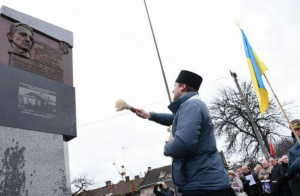 Во Львове увековечили память командира УПА Романа Шухевича