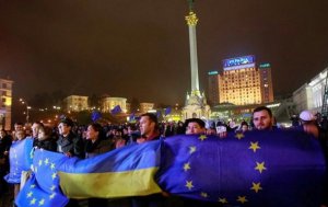Опрос: украинцы еще меньше доверяют постмайданной власти чем домайданной