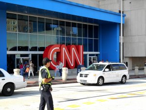 [friendly fire*] Зачем главная инфопушка США стреляет по своей стране