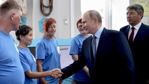 Путин учредил в России День волонтера