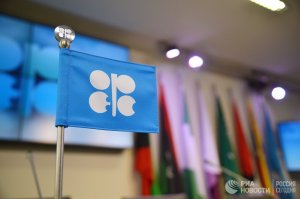 ОПЕК договорилась о продлении сокращения добычи до конца 2018 года. Страны не-ОПЕК также присоединились к решению картеля